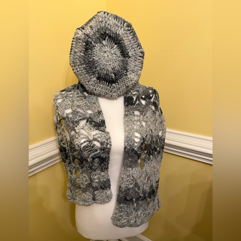 Gray Knitted Beanie and scarf